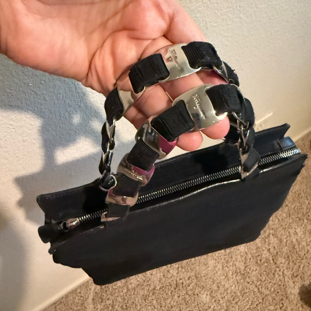 Salvatore Ferragamo Black Chain-Handle Shoulder Bag - Picture 3 of 11